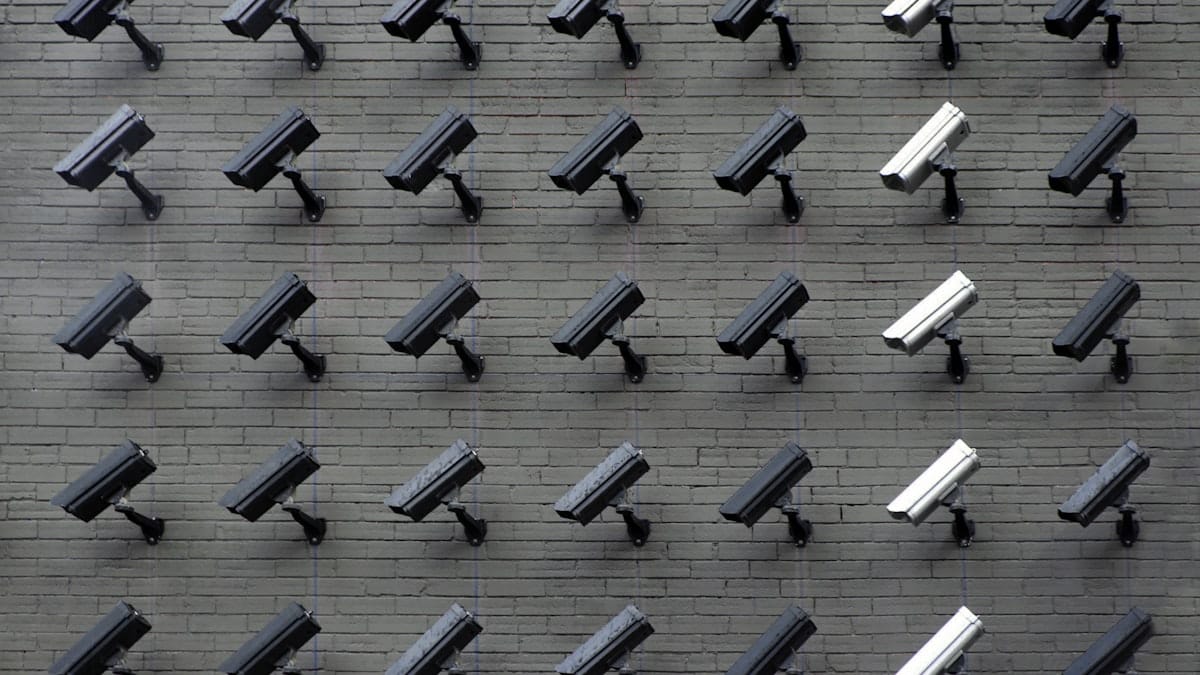 Câmeras de Segurança Wi-Fi Residencial: Como Instalar, Monitorar pelo Celular e Proteger Sua Casa