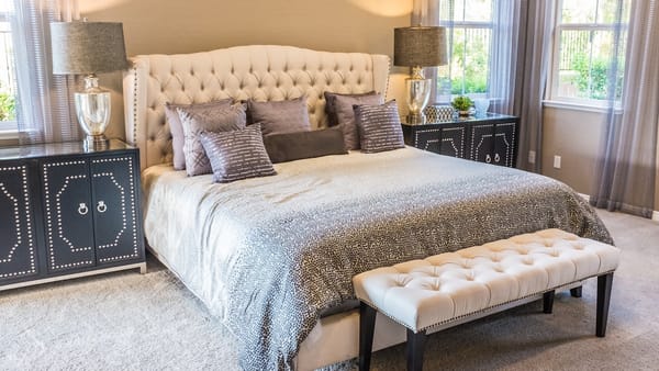 Quarto de Casal Pequeno: Como Decorar, Otimizar Espaço e Criar uma Atmosfera Romântica e Funcional